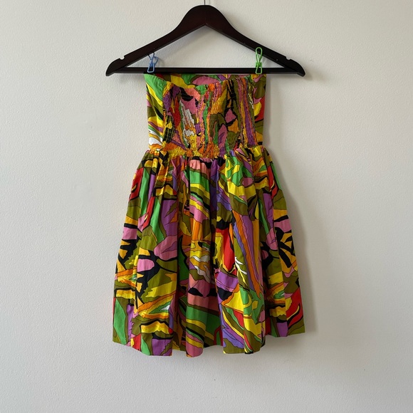 Women’s Dress - Picture 2 of 4